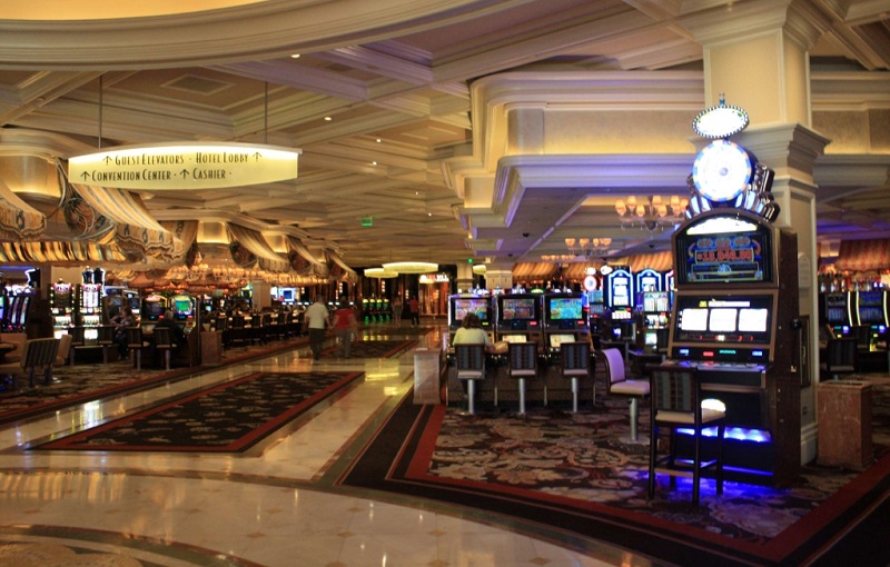 Slot machines at Bellagio